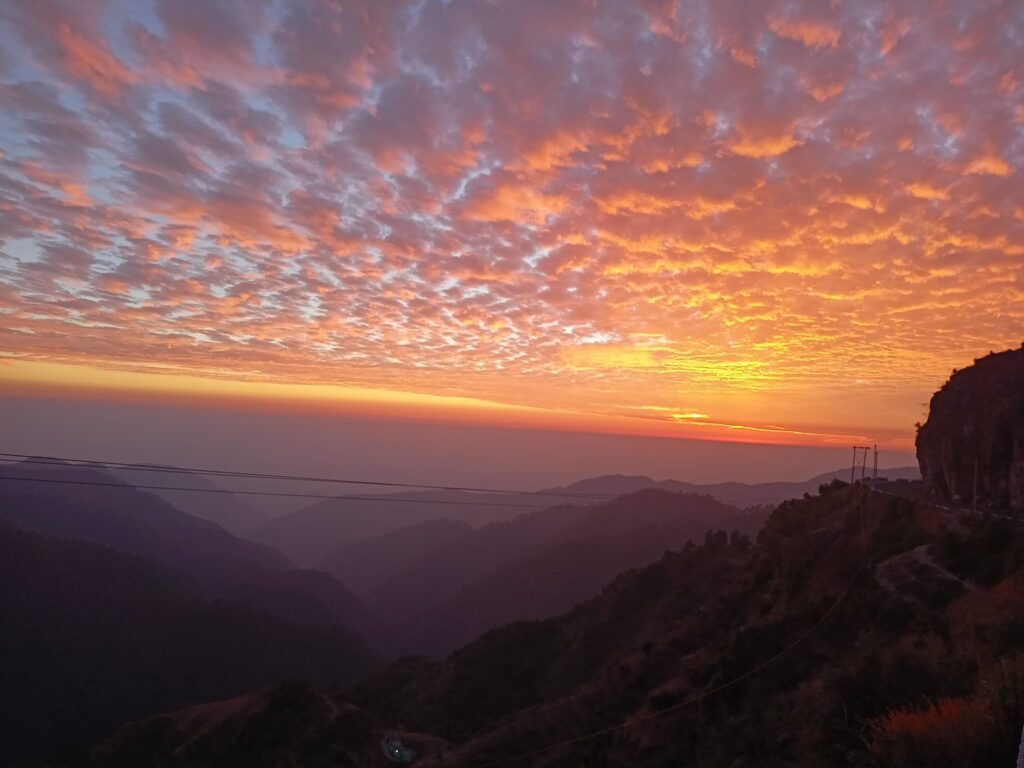 sunset view form kanatal surkhanda devi
